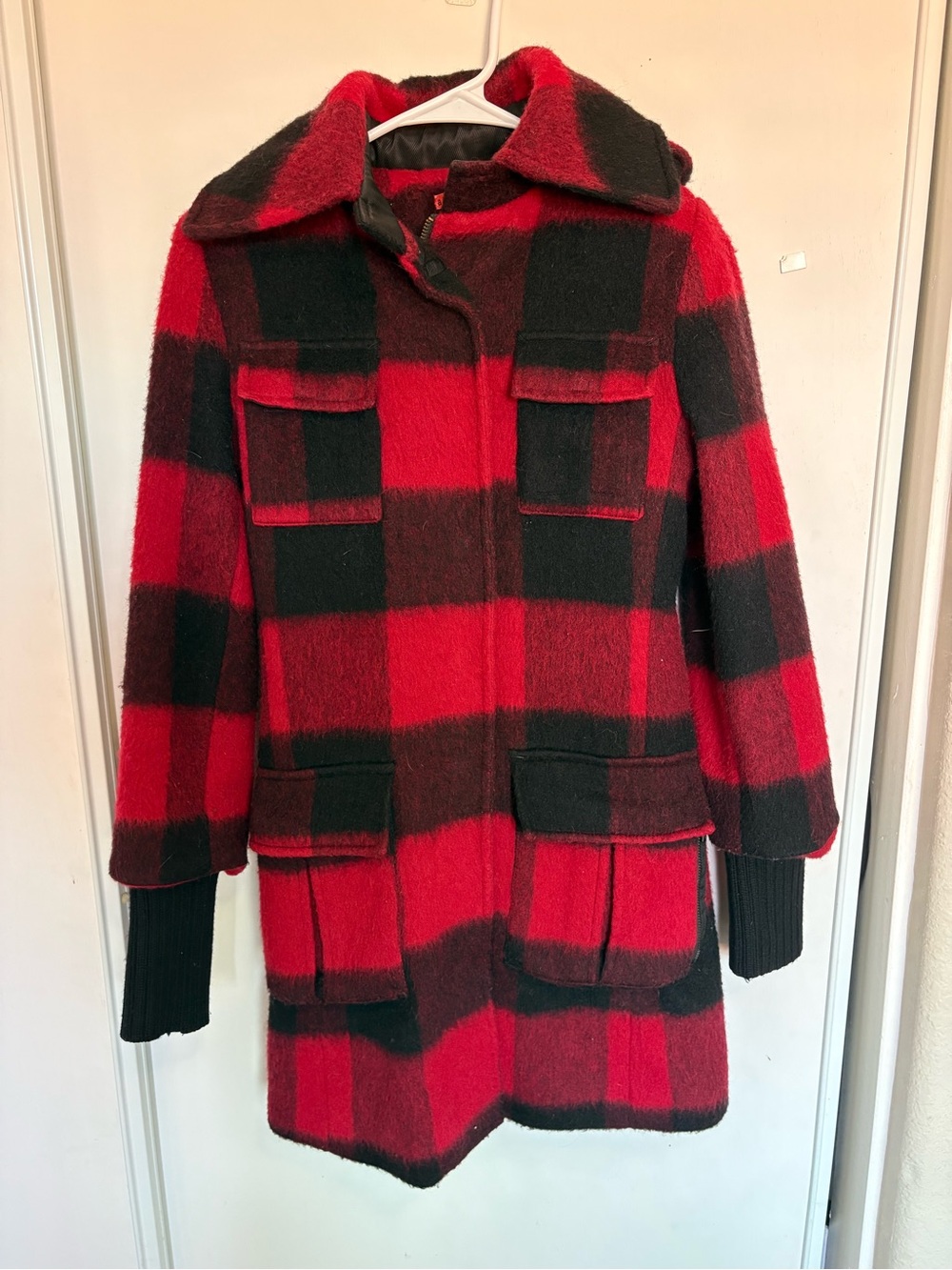 Alice + Olivia Red Black Buffalo Plaid Wool Coat Size XS Belted Zip Front
